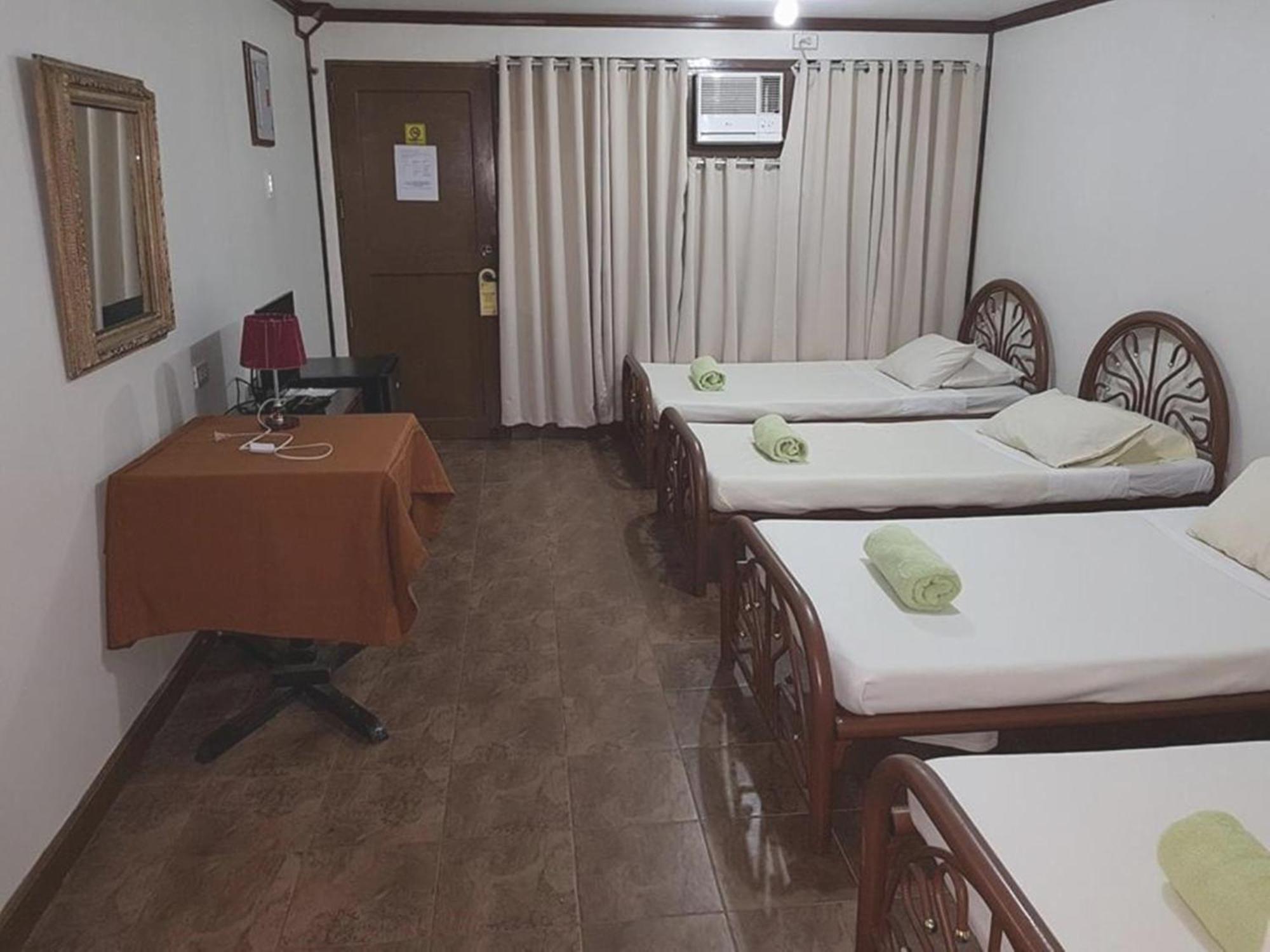 Casa Tentay Илойло Сити Екстериор снимка